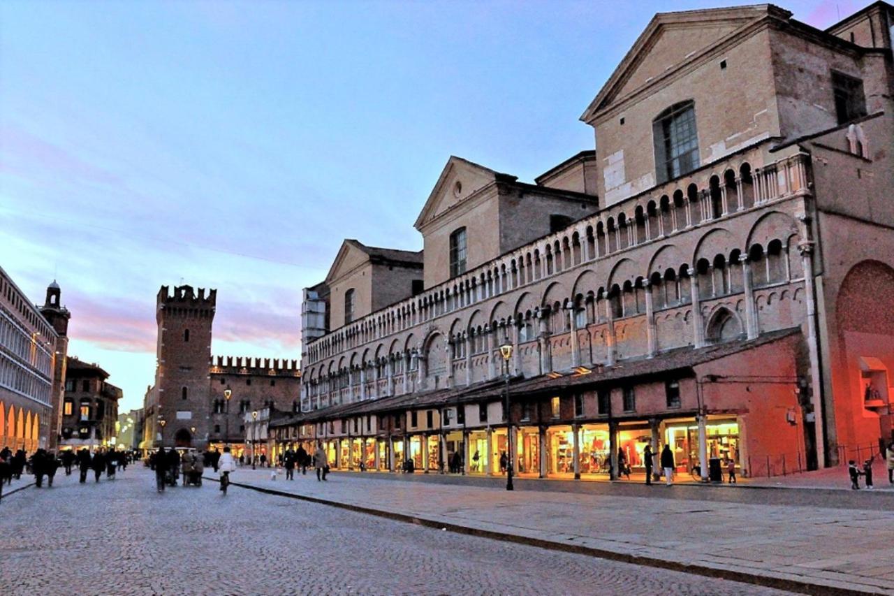 Willa Charming Flat In Centro A Ferrara Con Posto Auto Zewnętrze zdjęcie