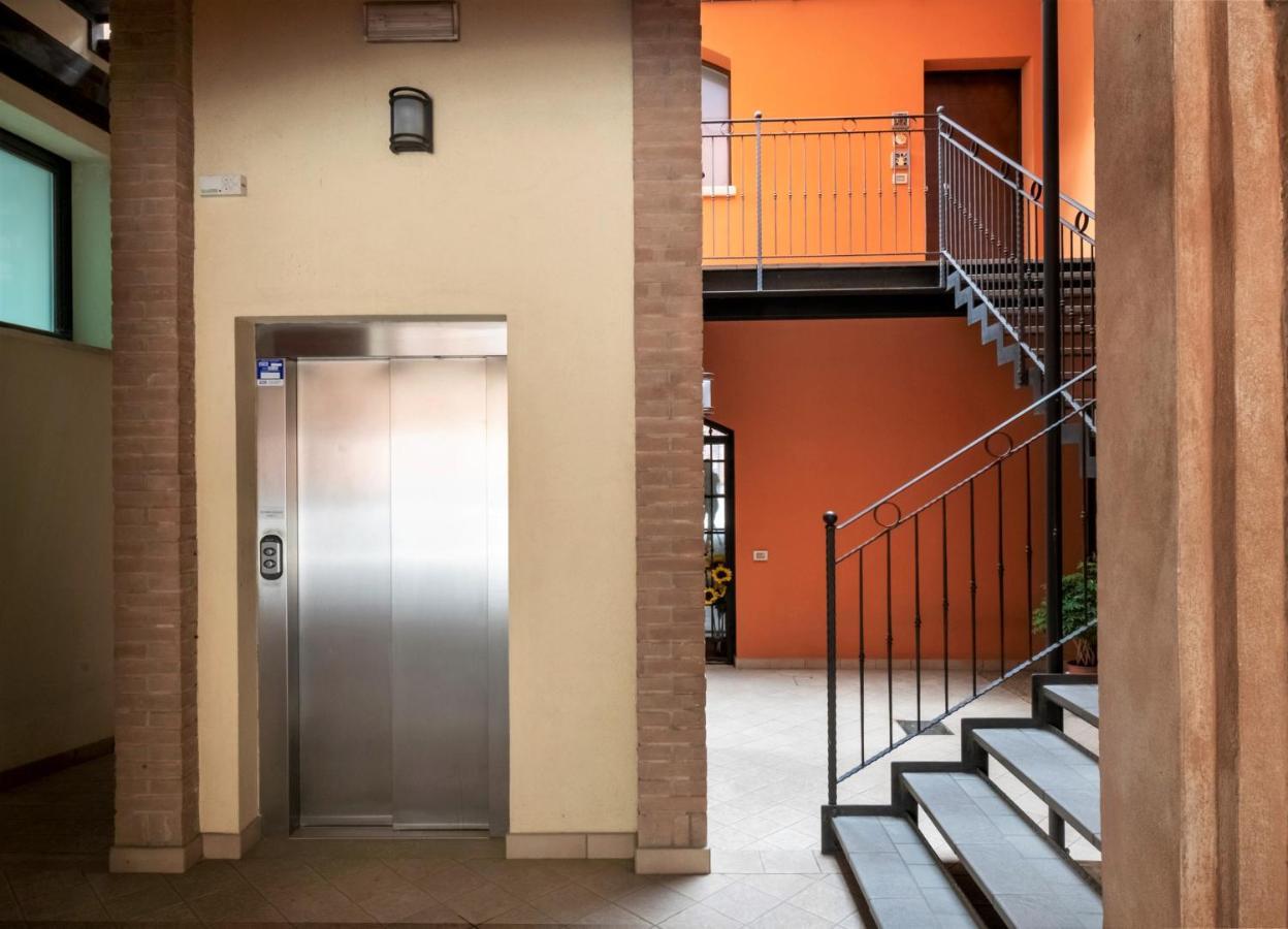 Willa Charming Flat In Centro A Ferrara Con Posto Auto Zewnętrze zdjęcie