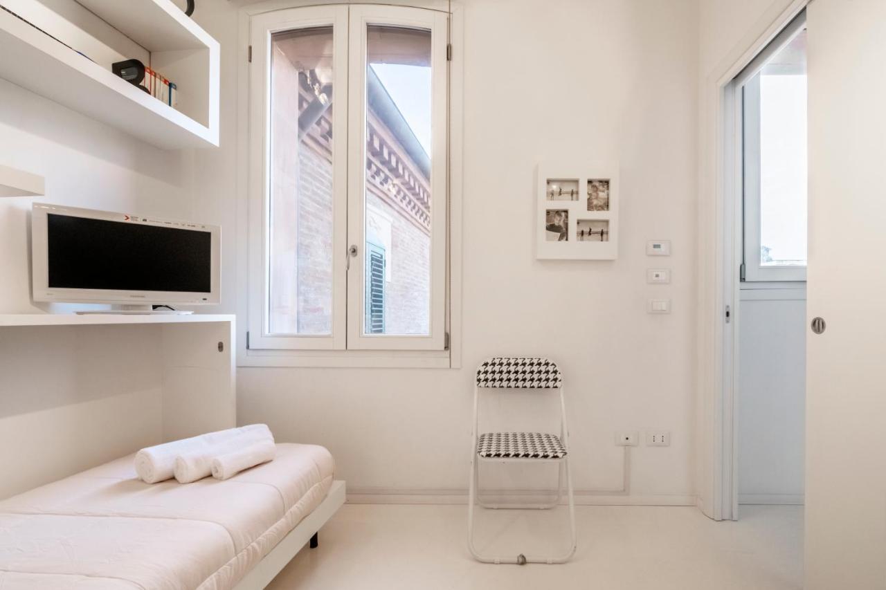 Willa Charming Flat In Centro A Ferrara Con Posto Auto Zewnętrze zdjęcie