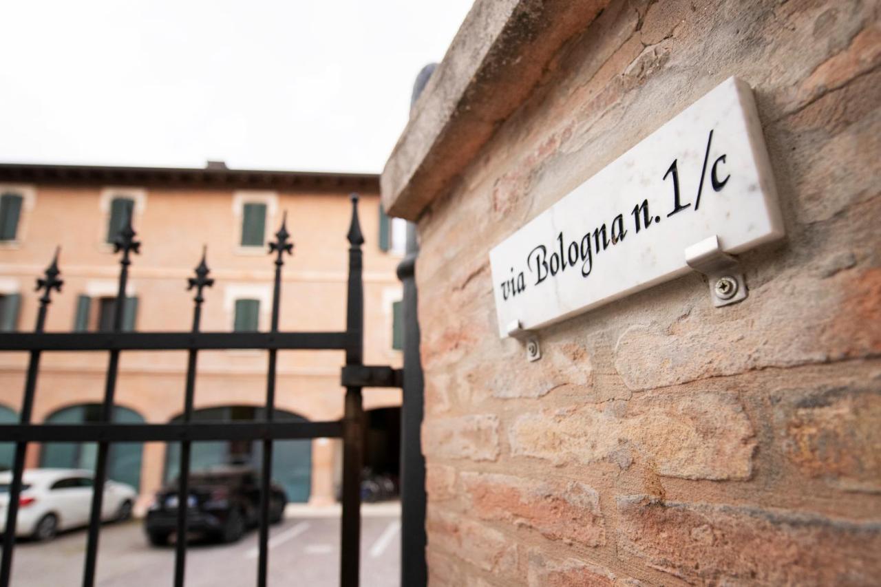 Willa Charming Flat In Centro A Ferrara Con Posto Auto Zewnętrze zdjęcie