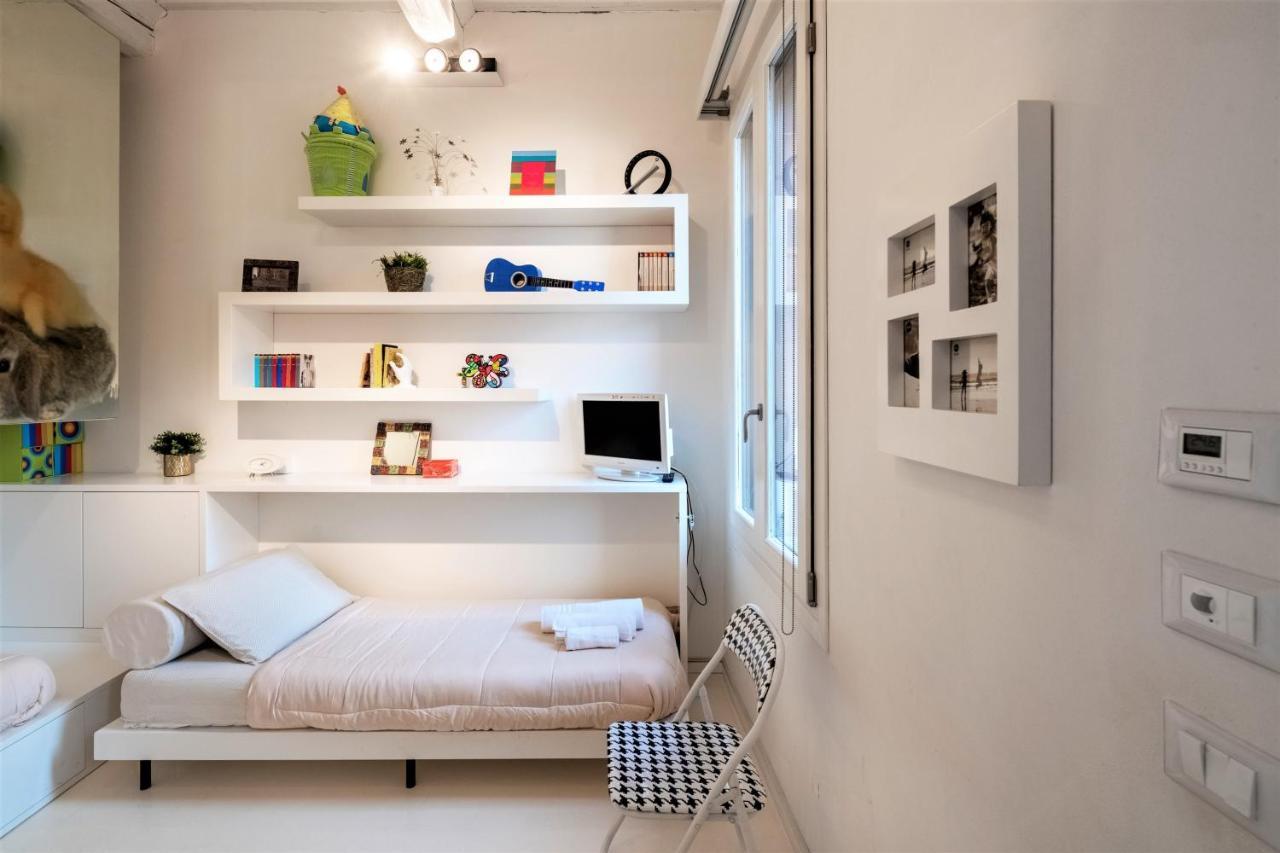 Willa Charming Flat In Centro A Ferrara Con Posto Auto Zewnętrze zdjęcie