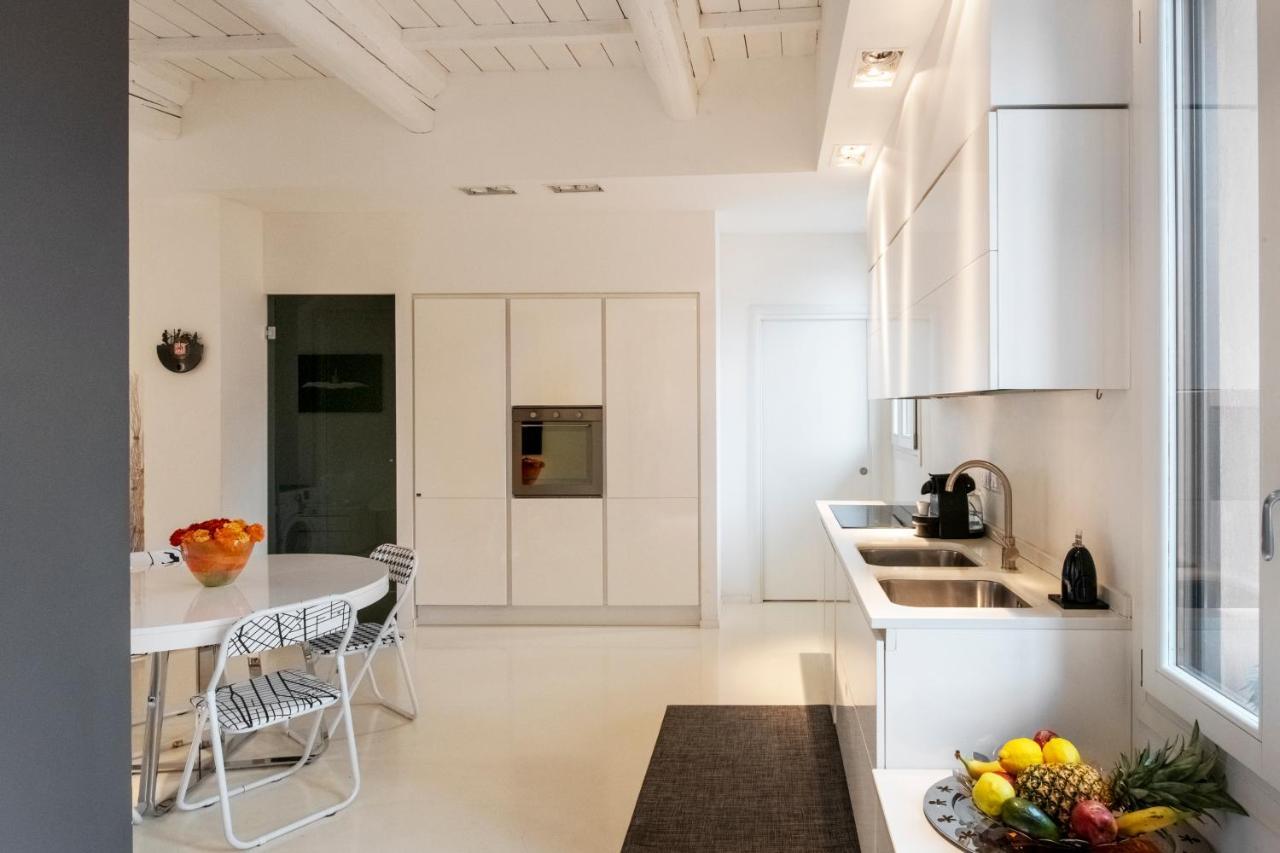Willa Charming Flat In Centro A Ferrara Con Posto Auto Zewnętrze zdjęcie